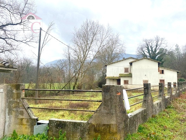 casale dell800 ristrutturato con terreno pianeggiante 1.png